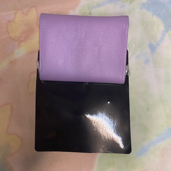 Betsey Johnson Tri-Fold Wallet 5 CC Slots, ID Window & Cash Pocket Lavender NWT! - Picture 3 of 4